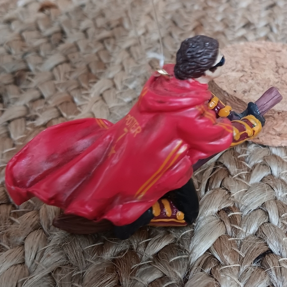 Harry Potter Goblet of Fire Quidditch Match Ornament - Picture 3 of 8